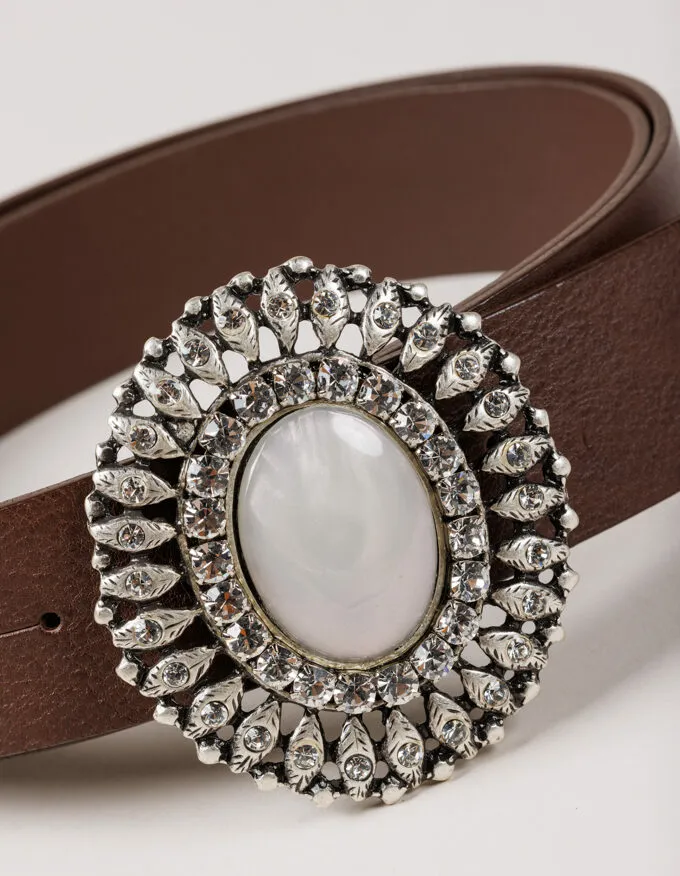 Belt Queens Pearl. Buckle with central pearl.
