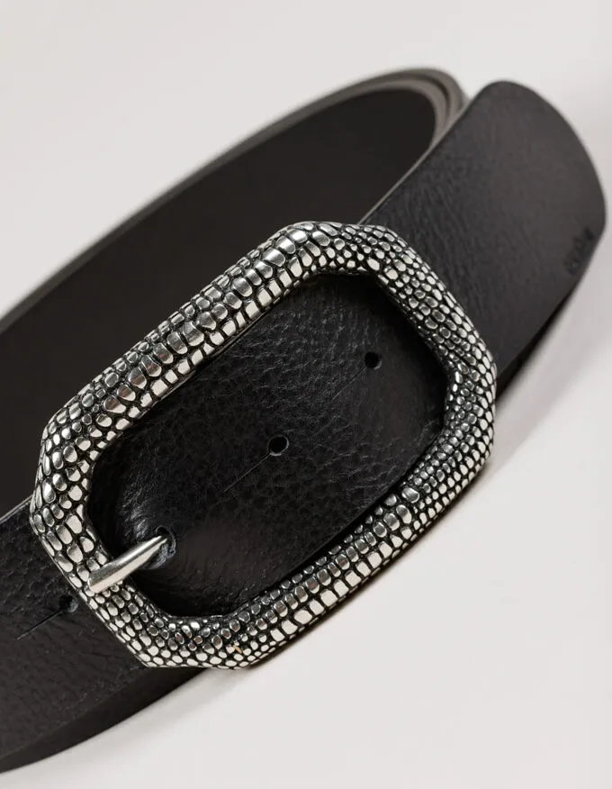 Silver Lizard Belt. Silver engraved buckle.