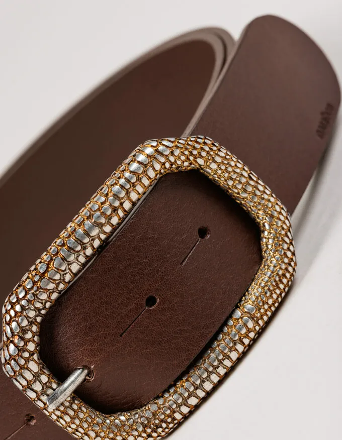Lizard Doré belt. Golden rectangular buckle with lizard engraving.
