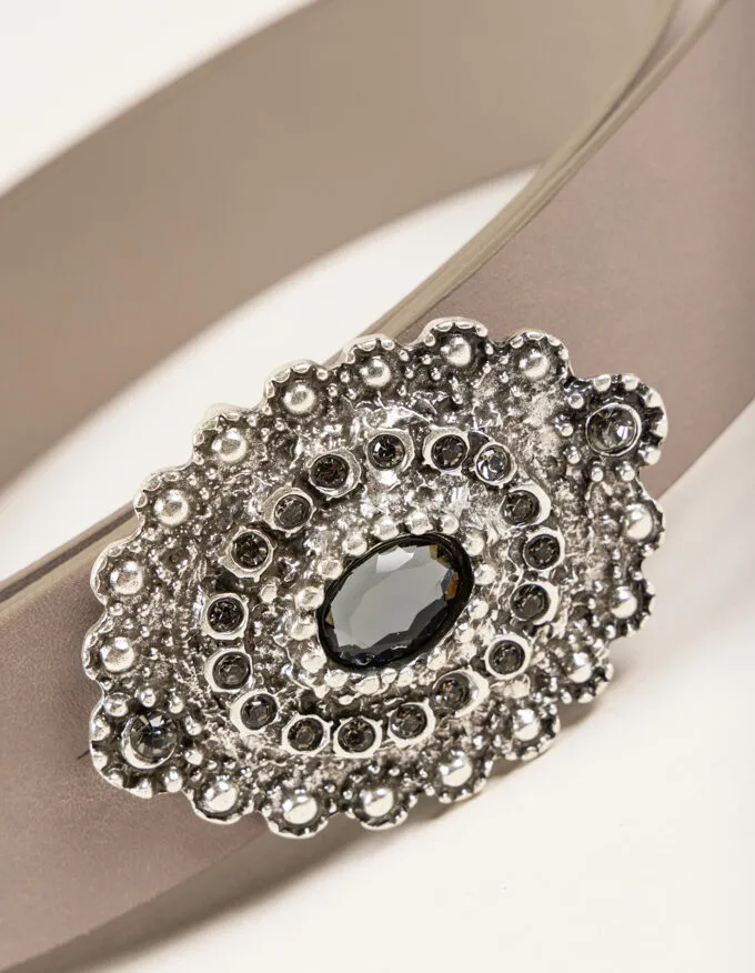Belt Antik Fumé. Silver buckle with fumé stones.