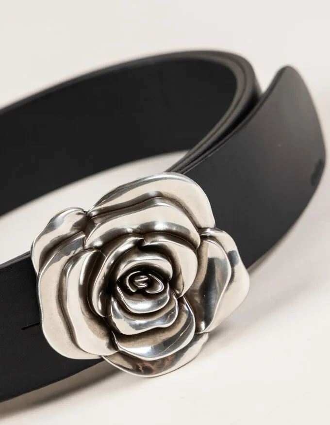 Cinturón Flor Pack. Estuche con hebilla y dos correas de piel intercambiables.