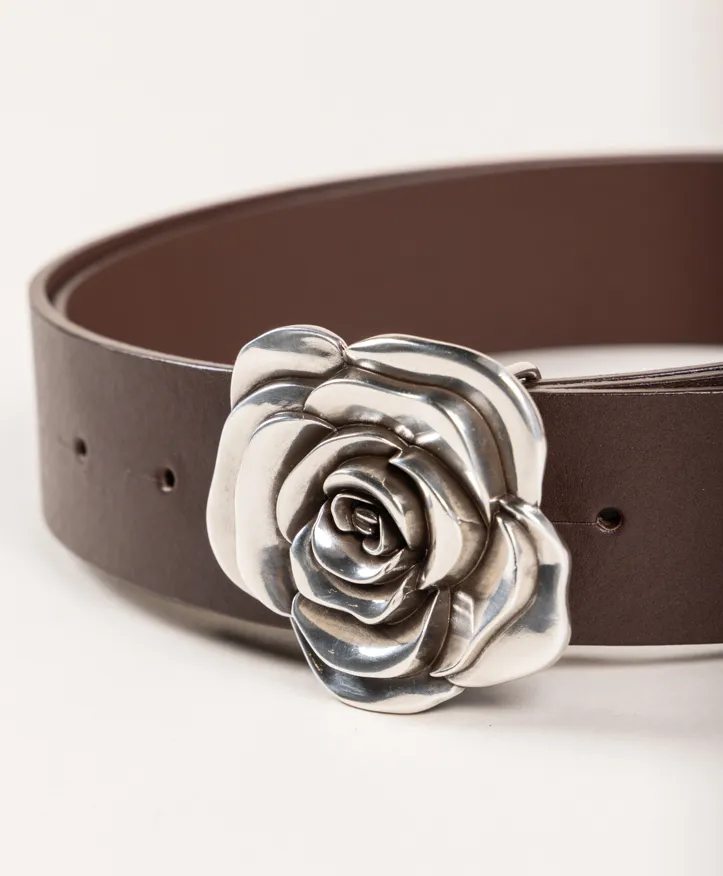 Cinturón Flor. Hebilla plateada diseño flor. - Imagen 4