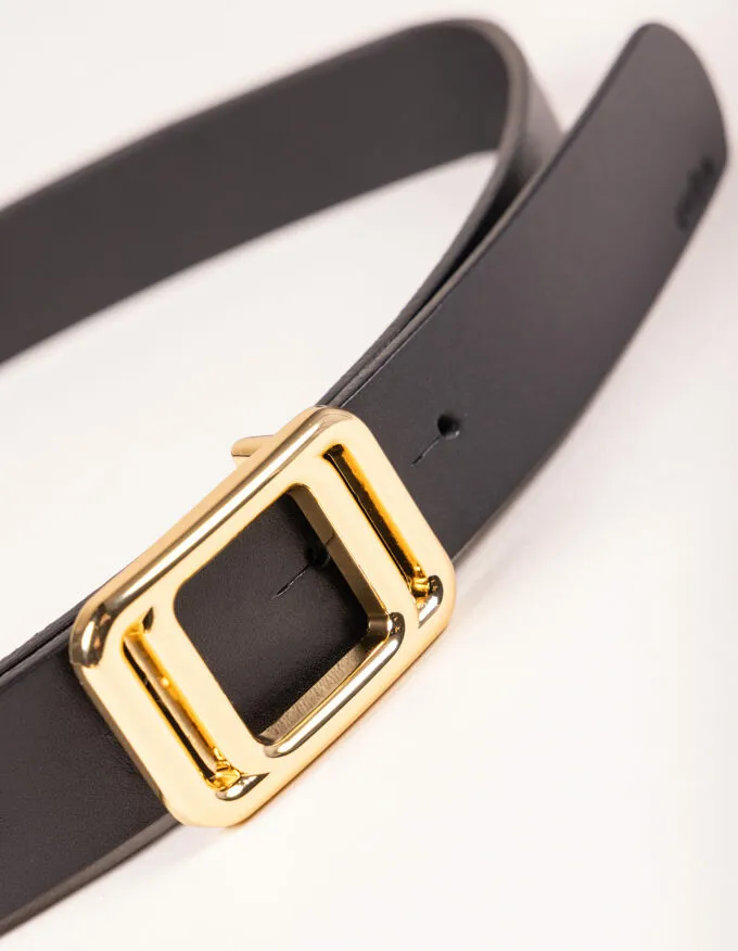 Belt Thelma Gold. Thin strap with minimalist buckle.