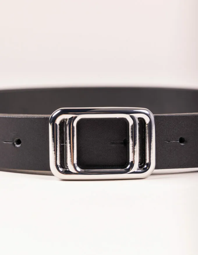 Belt Thelma Silver. Thin strap with minimalist buckle.