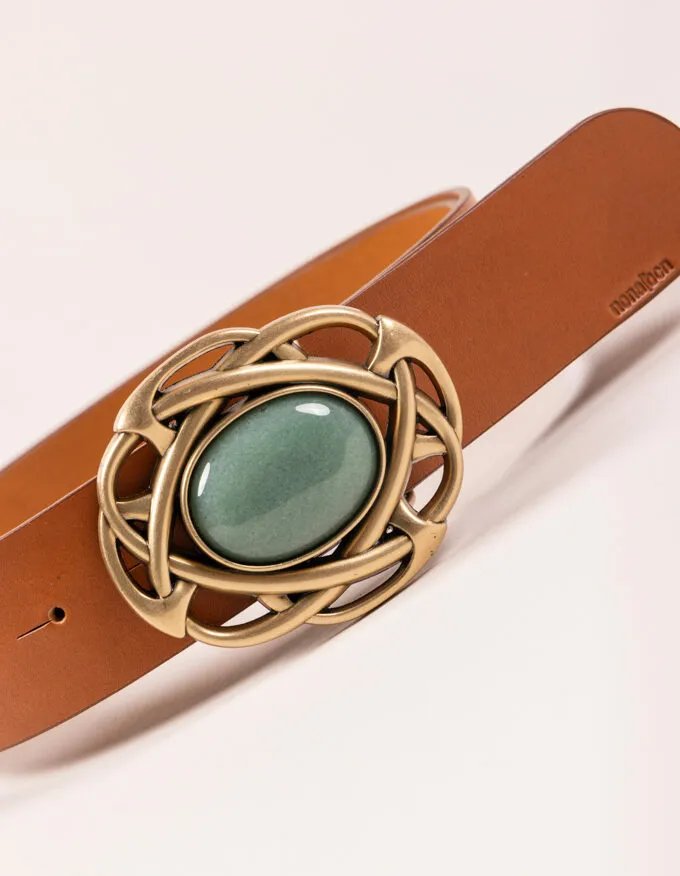 Belt Lucia. Gold buckle with central emerald green stone.