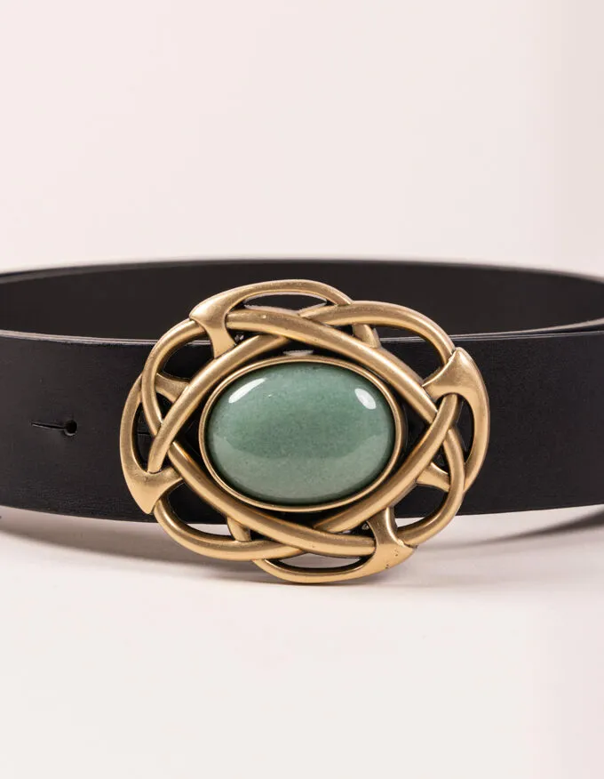 Belt Lucia. Gold buckle with central emerald green stone.