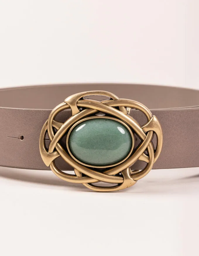 Belt Lucia. Gold buckle with central emerald green stone.