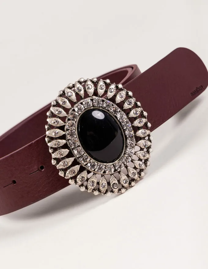 Belt Queens Black. Buckle with black stone.