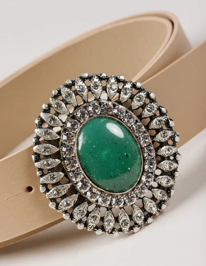 Belt Queens Green. Buckle with green stone.