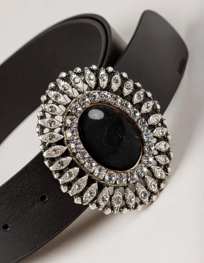 Belt Queens Black. Buckle with black stone.