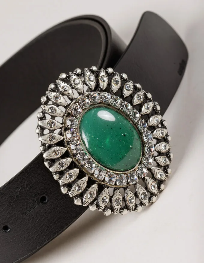 Belt Queens Green. Buckle with green stone.