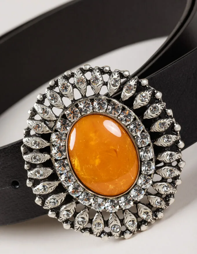 Belt Queens Ambar. Buckle with ambar stone.