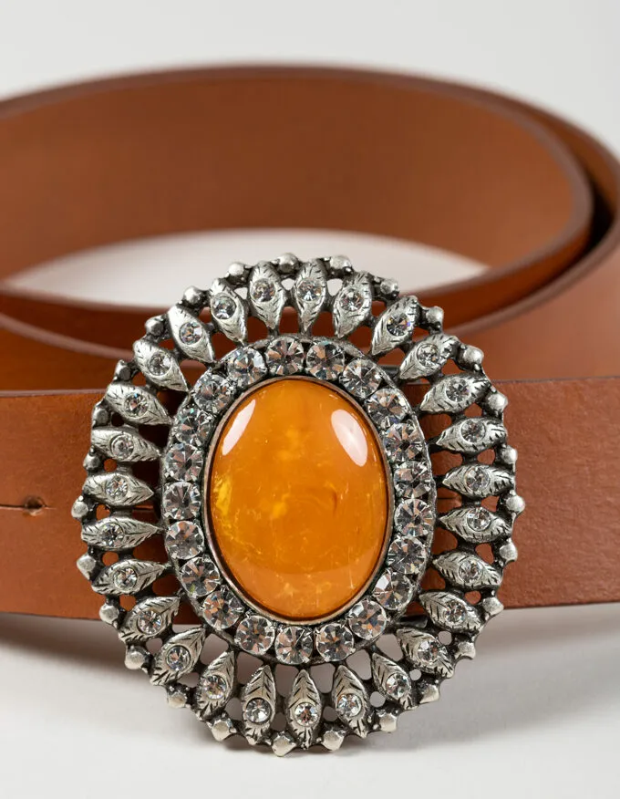 Belt Queens Ambar. Buckle with ambar stone.