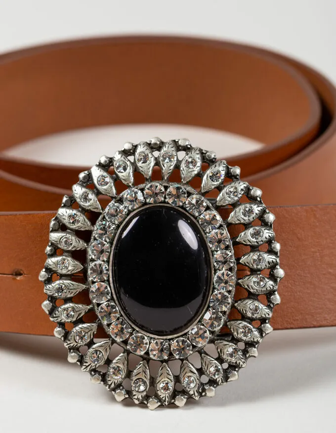 Belt Queens Black. Buckle with black stone.